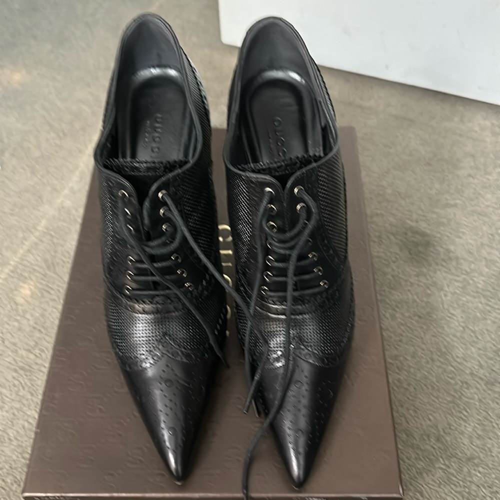 Gucci black lace up heels